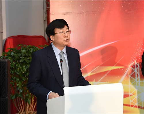 杨桂林主持揭牌仪式